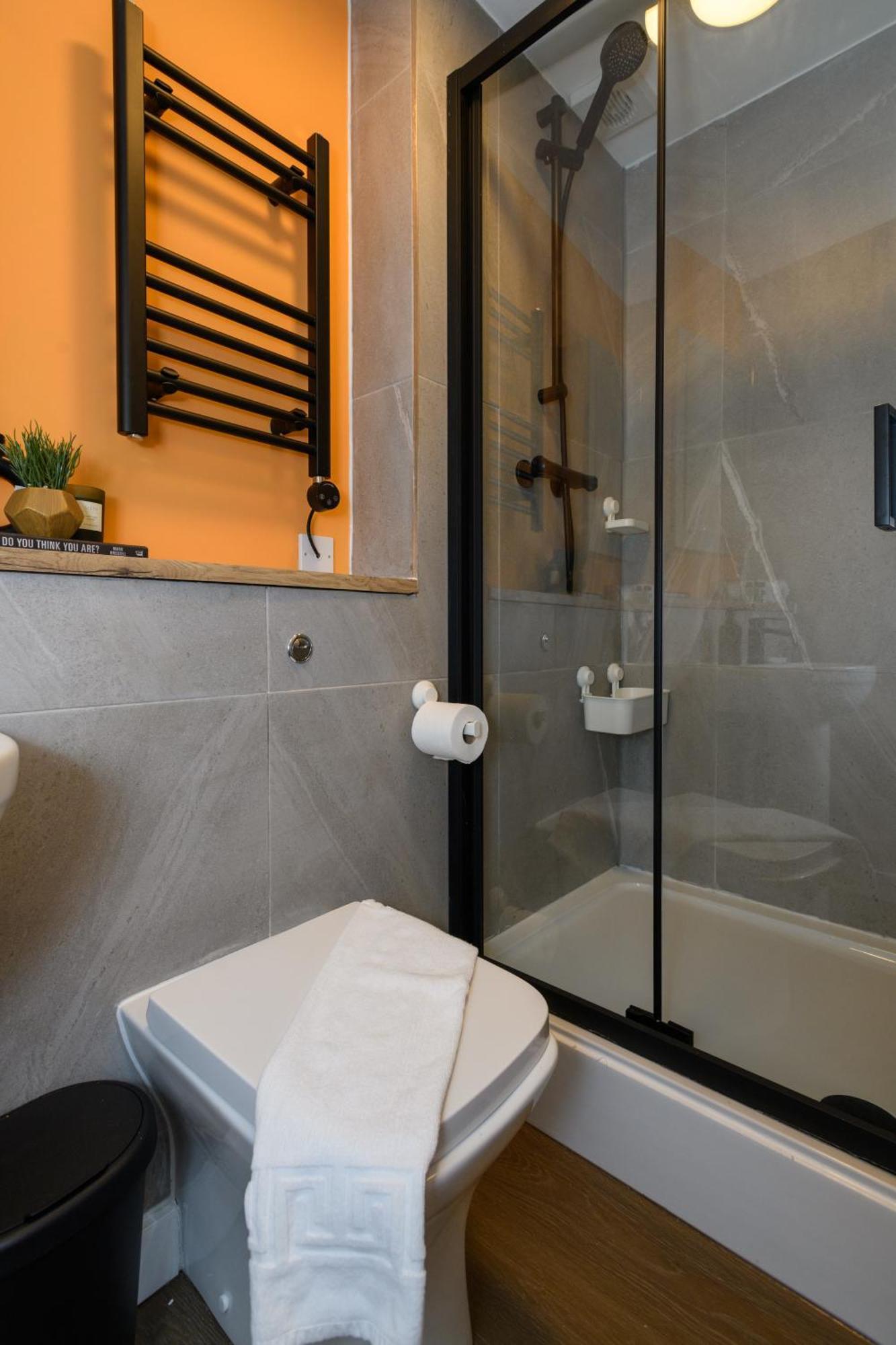 Gad Suite By Koya Homes - 2 Ensuite Bedroom Apartment, Cardiff City Centre, Free Parking Exterior photo